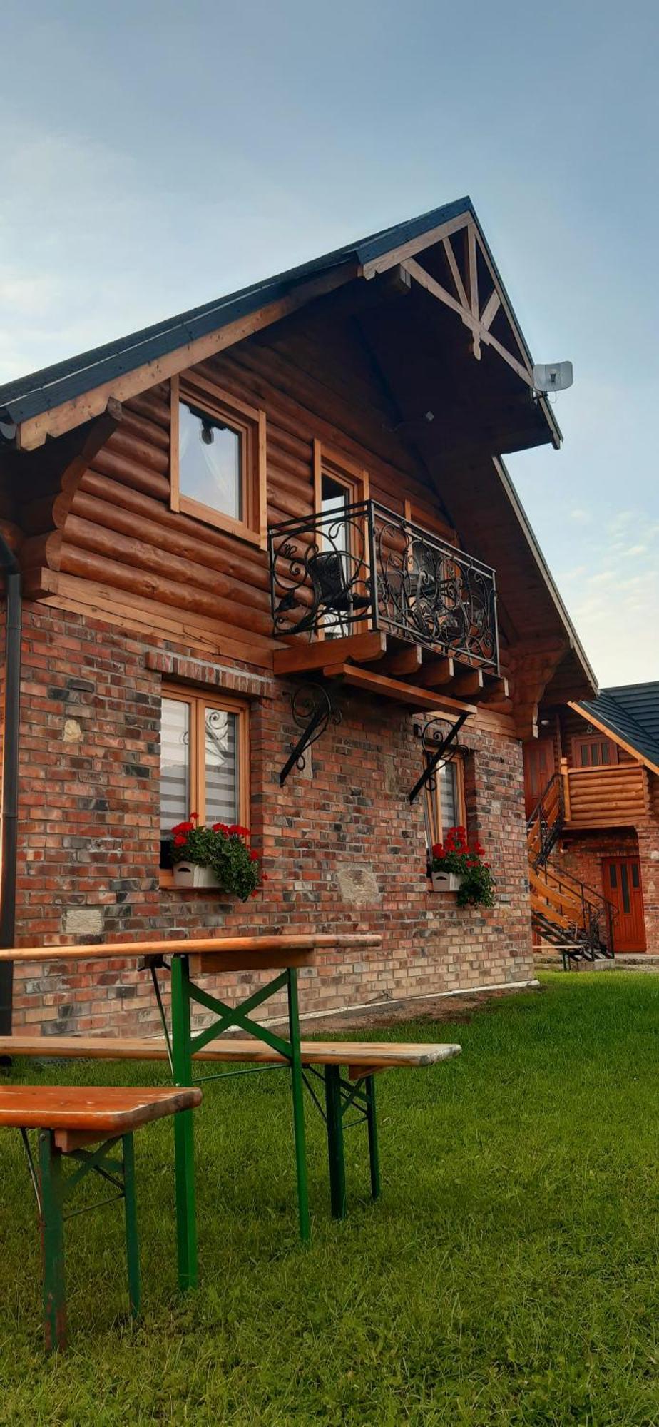 Kudowskie Chatynki Caloroczne Mini Zoo Kudowa Zdroj